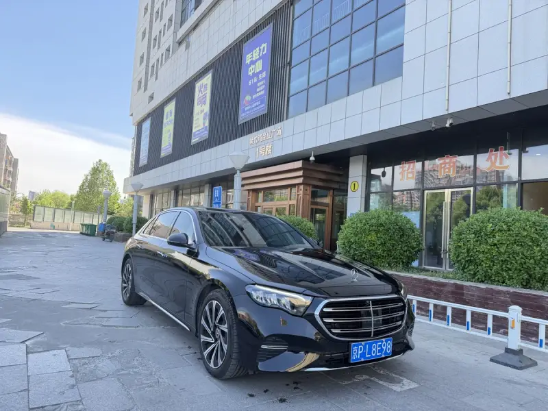 Трансфер на авто бизнес-класса к стеклянному мосту в Тяньюньшане — из Пекина