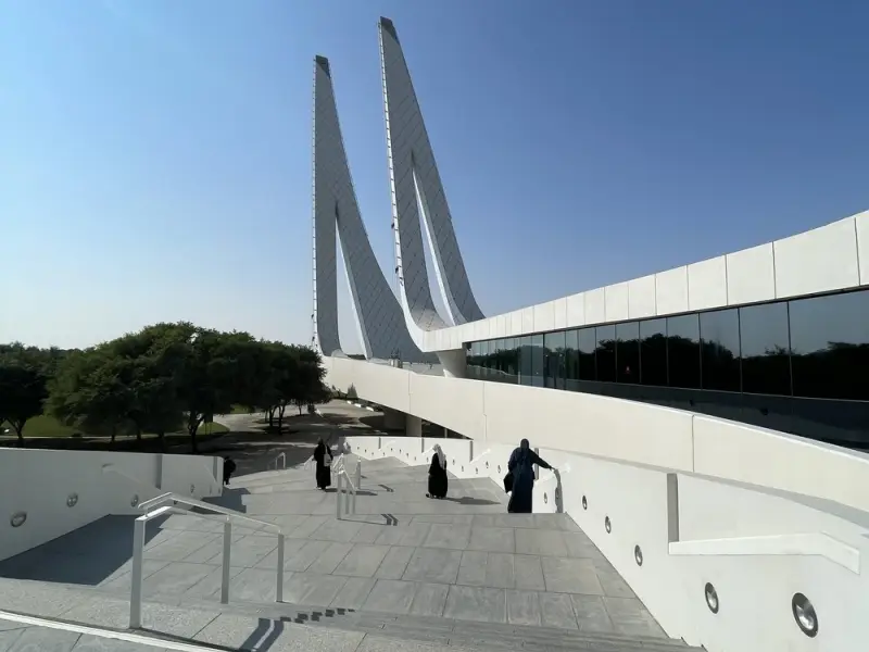 Education city и спортивный музей 3-2-1 в Дохе
